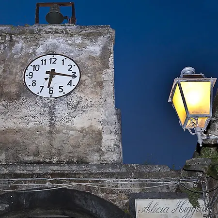 Castello Di Casapozzano Bed & Breakfast Aversa